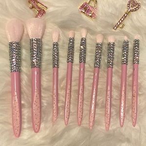 Beautiful Customize Makeup Brush Set.